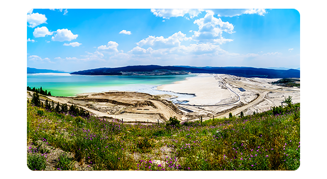 Mapa cuadriculado grande de la Gran Cuenca e imagen más pequeña de las tierras de California situadas entre San Francisco y San Diego